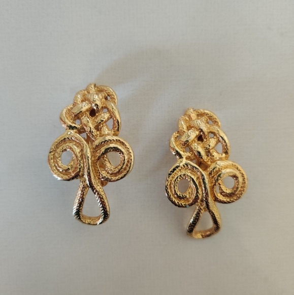 🇨🇦 Vintage baroque rope knot earrings - Picture 3 of 11